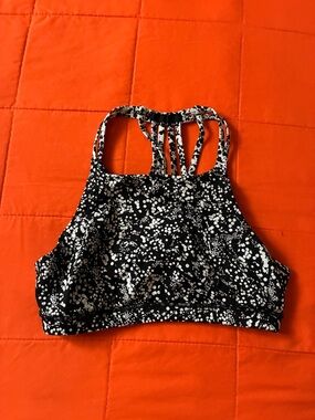 Lululemon sports Bra Womens 8 Running & Gym Athletic Sportswear Casual